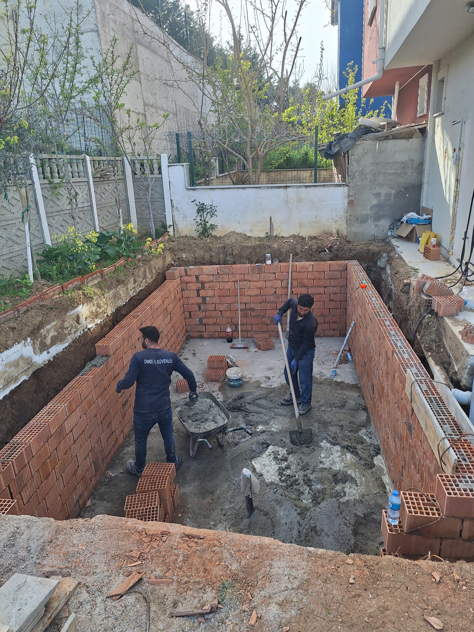 Yığma Beton Blok Yapı + Liner Kaplama + Skimmer Sistem Havuz Nedir? görsel 1
