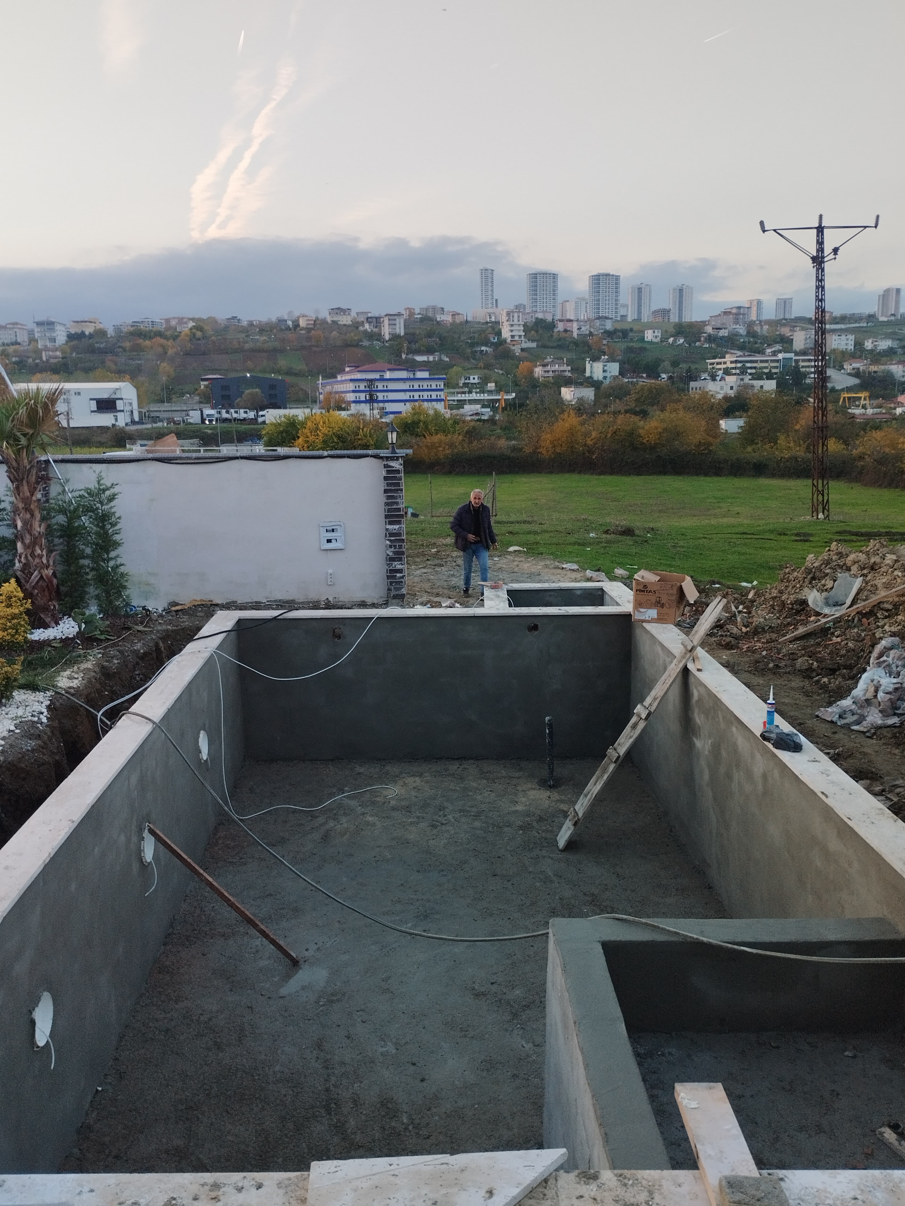 Perde Beton Yapı + Liner Kaplama Havuz Sistemi Nedir ? görsel 1